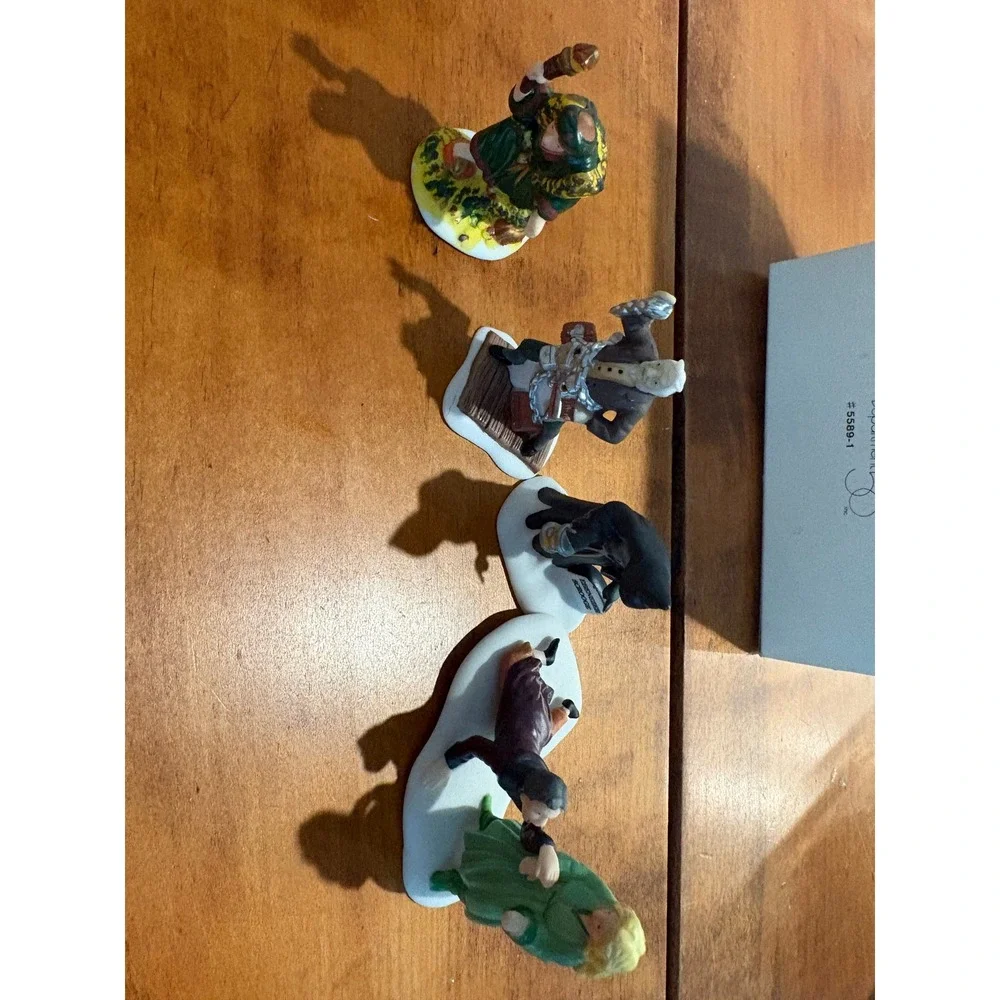Dept 56 Chelsea Market Hat Monger & Cart Heritage Village Porcelain Figurine Set
